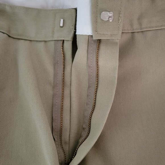 Dickies Bermuda Work Shorts Mens Size 38 Flat Front 4 Pockets 1 Utility Pocket - Picture 12 of 15